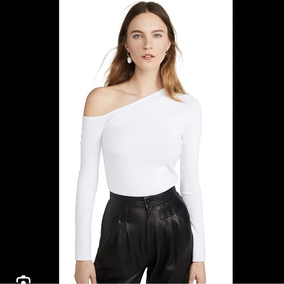 Revolve 525 Asymmetrical Pullover Top - Picture 2 of 5